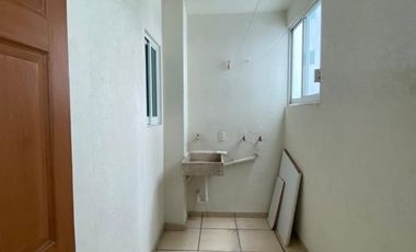 AGRADABLE DEPTO. DE 2 RECÁMARAS Y 1 ESTUDIO, 3 BAÑOS, SALA , COMEDOR, COCINA EQUIPADA,BALCON, CANCHA DE TENIS, ALBERCA, PALAPA Y VIGILANCIA.