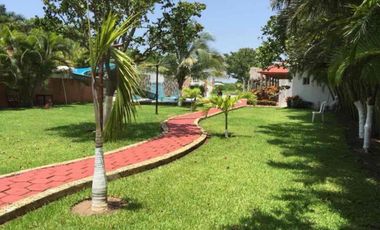 RENTO JARDIN DE EVENTOS CON ALBERCA Y SALIDA AL RIO