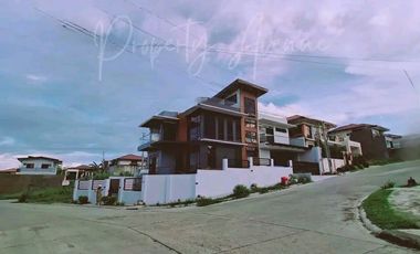 📌 CORNER DREAM HOME FOR SALE in Buhangin, Davao City! | 3-Storey Beauty with Park Views