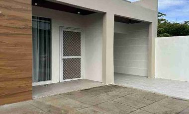 Newly renovated high ceiling bungalow for sale