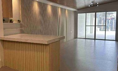 Newly renovated high ceiling bungalow for sale