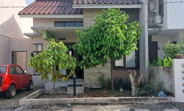 House in the Garden View complex in Mataram