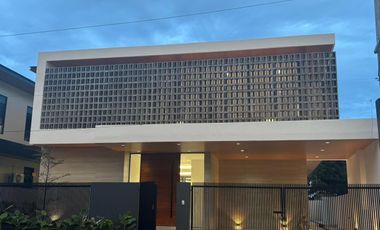 Orchard Golf and Country Club house and lot for sale