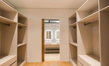 Orchard Golf and Country Club house and lot for sale