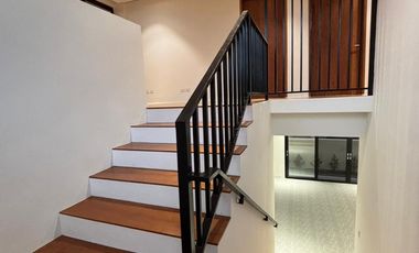 Orchard Golf and Country Club house and lot for sale