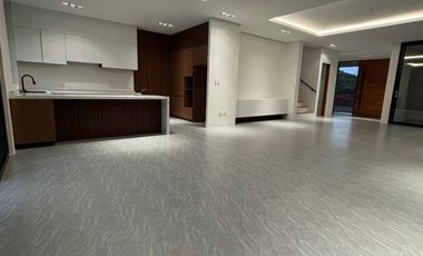 Orchard Golf and Country Club house and lot for sale