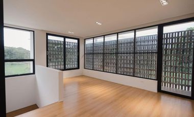 Orchard Golf and Country Club house and lot for sale