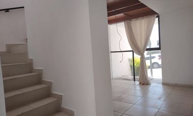 CASA EN RENTA EN SENDEROS DE MONTEVERDE 160 COTO 5A