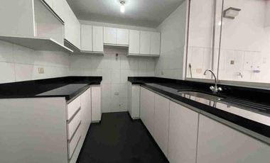 En venta departamento de 3 habitaciones. en un primer piso en Salamanca