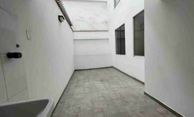 En venta departamento de 3 habitaciones. en un primer piso en Salamanca