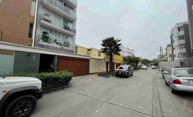 En venta departamento de 3 habitaciones. en un primer piso en Salamanca