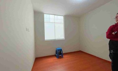 En venta departamento de 3 habitaciones. en un primer piso en Salamanca