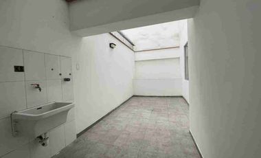 En venta departamento de 3 habitaciones. en un primer piso en Salamanca