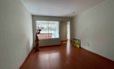 En venta departamento de 3 habitaciones. en un primer piso en Salamanca