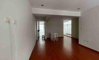En venta departamento de 3 habitaciones. en un primer piso en Salamanca