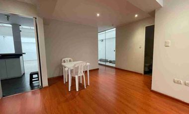 En venta departamento de 3 habitaciones. en un primer piso en Salamanca