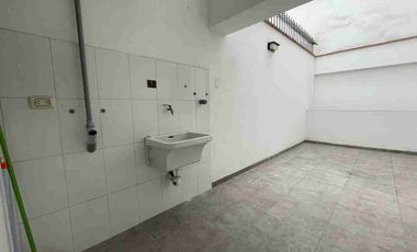 En venta departamento de 3 habitaciones. en un primer piso en Salamanca