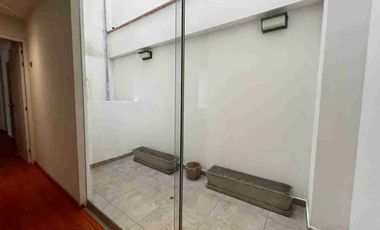 En venta departamento de 3 habitaciones. en un primer piso en Salamanca
