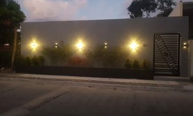 3 Bedroom House & Lot with Pool for Sale in San Lorenzo South Santa Rosa City Laguna