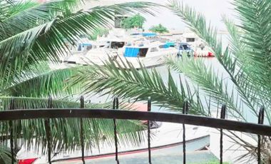 Di jual / sewa rumah mewah view laut bisa parkir yatch pribadi 4 kamar tidur luas tanah 650 m2 ada kolam dan garasi 3 mobil harga jual 40 M di pantai mutiara pluit jakarta utara