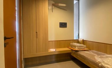 Disewa Rumah Modern 3 Lantai dengan Desain Modern & Bright, Fully Furnished, di Kemang Utara