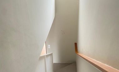 Disewa Rumah Modern 3 Lantai dengan Desain Modern & Bright, Fully Furnished, di Kemang Utara