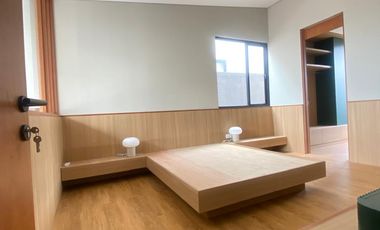 Disewa Rumah Modern 3 Lantai dengan Desain Modern & Bright, Fully Furnished, di Kemang Utara