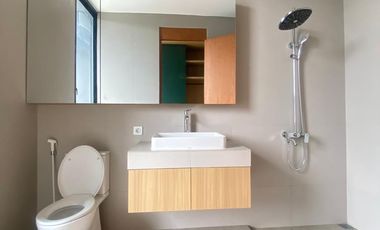 Disewa Rumah Modern 3 Lantai dengan Desain Modern & Bright, Fully Furnished, di Kemang Utara