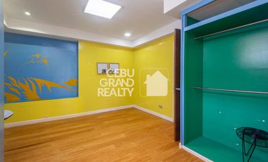 Expansive Penthouse Oasis with Unrivaled Golf Course Views