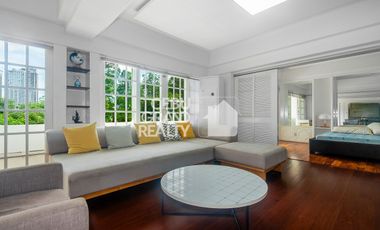 Expansive Penthouse Oasis with Unrivaled Golf Course Views