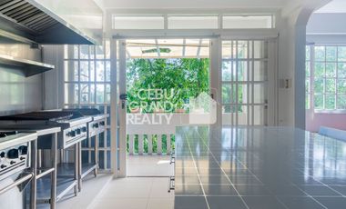 Expansive Penthouse Oasis with Unrivaled Golf Course Views