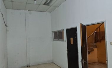 DISEWAKAN Bangunan Siap Pakai Lokasi Strategis Karawaci, Kota Tangerang