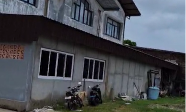 DIJUAL GUDANG KOMERSIAL PINGGIR JALAN DEKAT AKSES BANDARA KAWASAN KALIDERES JAKARTA BARAT