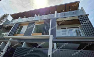 6-BR Townhouse for Sale in Central, Quezon City, Near UP Village, Teachers Village QC