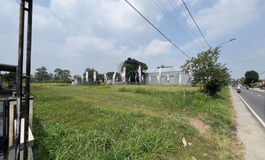 Tanah SHM Tepi Jl. Raya Dekat SCH Mall