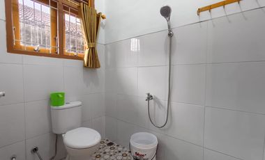 Disewakan Rumah Bangunan Baru Halaman Parkir 8 Mobil Area Purwokerto Selatan