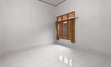 Disewakan Rumah Bangunan Baru Halaman Parkir 8 Mobil Area Purwokerto Selatan