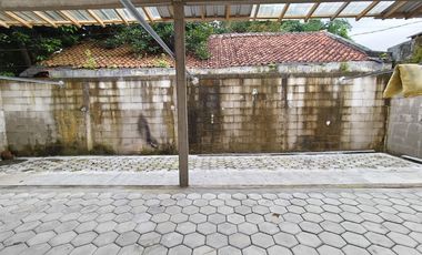 Disewakan Rumah Bangunan Baru Halaman Parkir 8 Mobil Area Purwokerto Selatan
