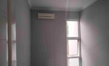 Disewakan Rumah 2 Lantai dkt dr tol simatupang