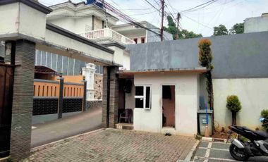Disewakan Rumah 2 Lantai dkt dr tol simatupang