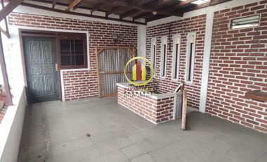 Murah! Rumah samping griya arcamanik endah