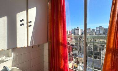 SE ALQUILA DEPARTAMENTO DOS DORMITORIOS CON COCHERA. EXCELENTE UBICACION