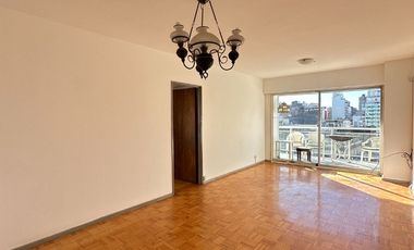 SE ALQUILA DEPARTAMENTO DOS DORMITORIOS CON COCHERA. EXCELENTE UBICACION