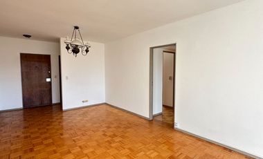 SE ALQUILA DEPARTAMENTO DOS DORMITORIOS CON COCHERA. EXCELENTE UBICACION