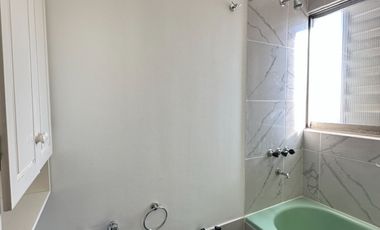 SE ALQUILA DEPARTAMENTO DOS DORMITORIOS CON COCHERA. EXCELENTE UBICACION