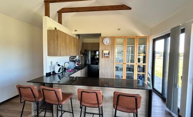 EN VENTA ESPECTACULAR CASA EN PUERTO VARAS, SECTOR LINEA NUEVA