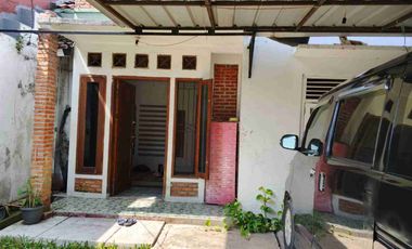 DISEWAKAN RUMAH ASRI SIAP HUNI 1 LANTAI AKSES PINGGIR JALAN 2MBL CONDET