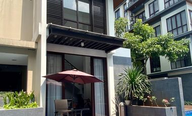 FOR SALE Rumah Siap Huni Full Furnish berlokasi  Vanya Park Bsd City