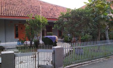 Cheap house including land near Santo Yusup Hospital, Cicadas, Bandung