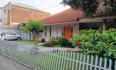 Cheap house including land near Santo Yusup Hospital, Cicadas, Bandung